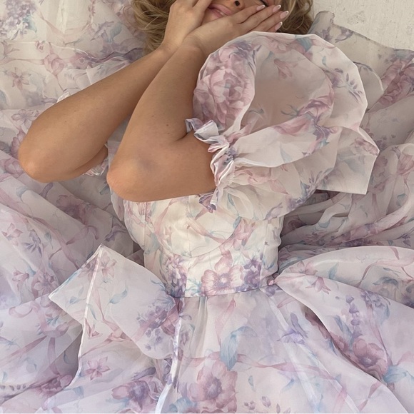 👸The Ribbon Dancer🪻 in Bloom Bridal Gown